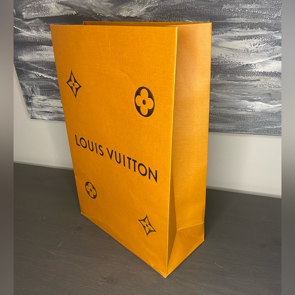 LOUIS VUITTON gold edition gift bag - Picture 3 of 3